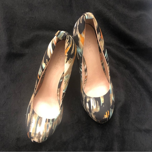 LOCALE 4” sz37 comfy wedge - Picture 1 of 6